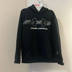 Boys Under Armour Hoodie size YMD